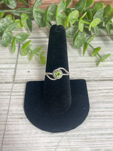 Peridot SZ 8 Sterling Silver Ring