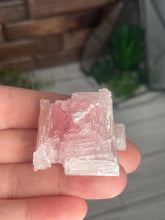 Load image into Gallery viewer, Pink Halite