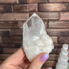 Load image into Gallery viewer, Clear Quartz Point