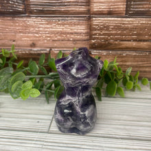 Load image into Gallery viewer, Amethyst Female Body Carving