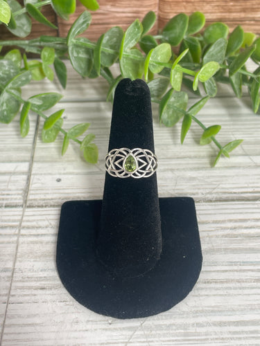 Peridot SZ 6 Sterling Silver Ring