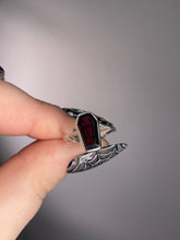 Load image into Gallery viewer, Garnet SZ 6 Sterling Silver Ring