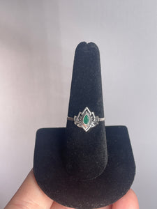 Emerald SZ 8 Sterling Silver