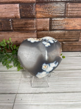 Load image into Gallery viewer, Orca Agate Heart