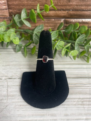 Garnet SZ 6 Sterling Silver Ring