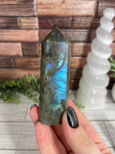 Load image into Gallery viewer, Labradorite Tower