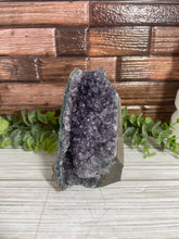 Load image into Gallery viewer, Amethyst Geode