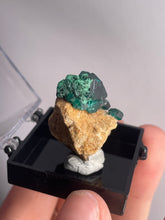 Load image into Gallery viewer, Dioptase With Malachite Small In Gem Box