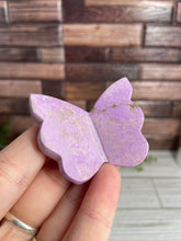 Load image into Gallery viewer, Phosphosiderite Butterfly Carving