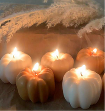 Load image into Gallery viewer, Pumpkin Candle - Pumpkin Chai Scented