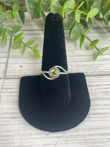 Peridot SZ 9 Sterling Silver Ring