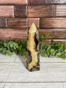 Septarian Calcite Tower