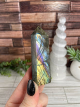 Load image into Gallery viewer, Labradorite Tower