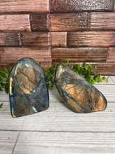 Load image into Gallery viewer, Labradorite Freeform