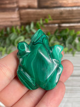 Load image into Gallery viewer, Malachite Frog Carving