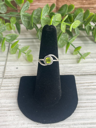 Peridot SZ 6 Sterling Silver Ring