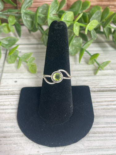 Peridot SZ 8 Sterling Silver Ring