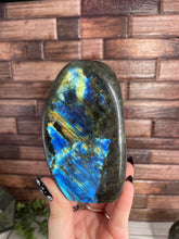 Load image into Gallery viewer, Labradorite Freeform