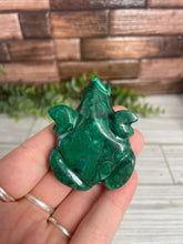 Load image into Gallery viewer, Malachite Frog Carving