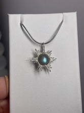 Load image into Gallery viewer, Labradorite Star/Snowflake Wire-Wrapped Pendant