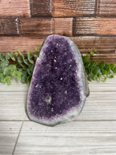 Load image into Gallery viewer, Amethyst Geode