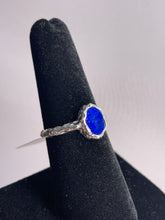 Load image into Gallery viewer, Lapis Lazuli SZ 7 Hammered Sterling Silver Ring