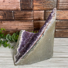 Load image into Gallery viewer, Amethyst Geode