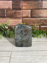 Load image into Gallery viewer, Labradorite Freeform