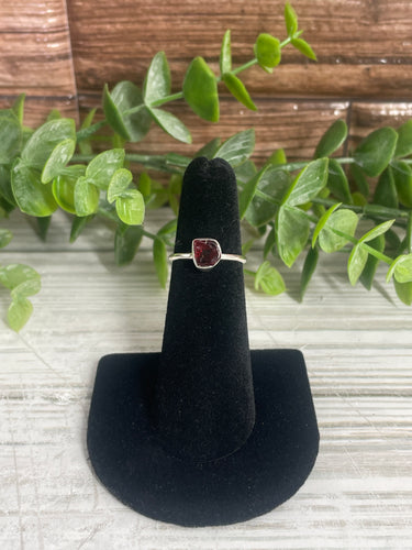 Garnet SZ 4 Sterling Silver Ring