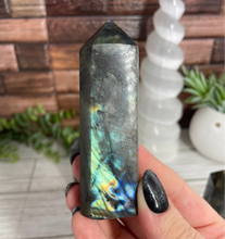 Load image into Gallery viewer, Labradorite Tower