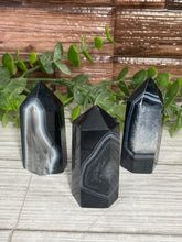 Load image into Gallery viewer, Dye Enhanced Black Agate Tower Small