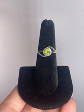 Load image into Gallery viewer, Peridot SZ 6 Sterling Silver Ring