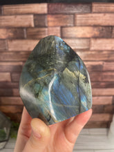 Load image into Gallery viewer, Labradorite Freeform