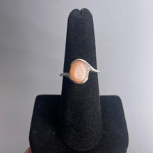 Load image into Gallery viewer, Peach Moonstone Size 7 Sterling Silver Ring