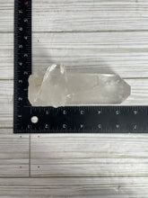 Load image into Gallery viewer, Clear Quartz Point