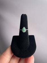 Load image into Gallery viewer, Emerald SZ 6.5 Sterling Silver Ring