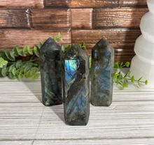 Load image into Gallery viewer, Labradorite Tower