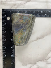 Load image into Gallery viewer, Purple Flash Labradorite Freeform